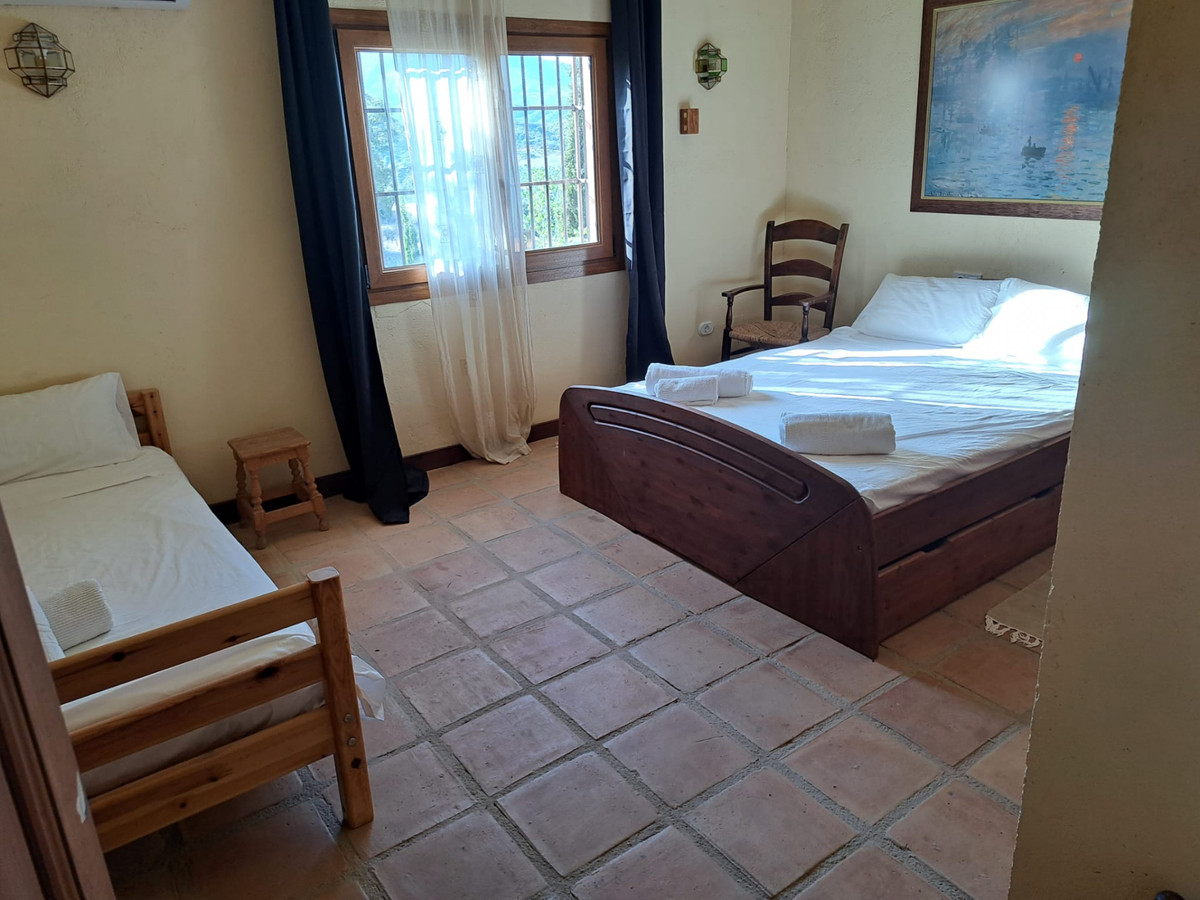 Huis te koop in Entrerrios | 4 slaapkamers H5397853