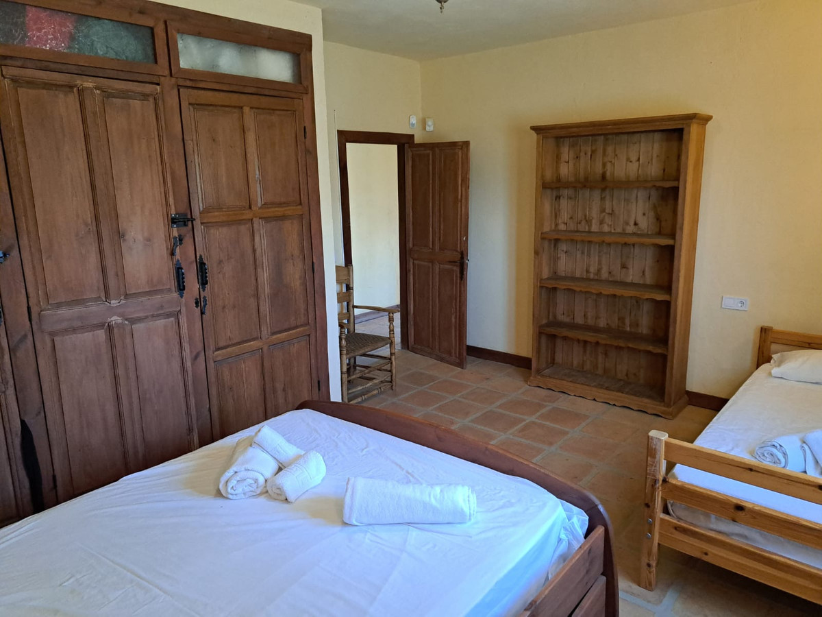 Huis te koop in Entrerrios | 4 slaapkamers H5397853