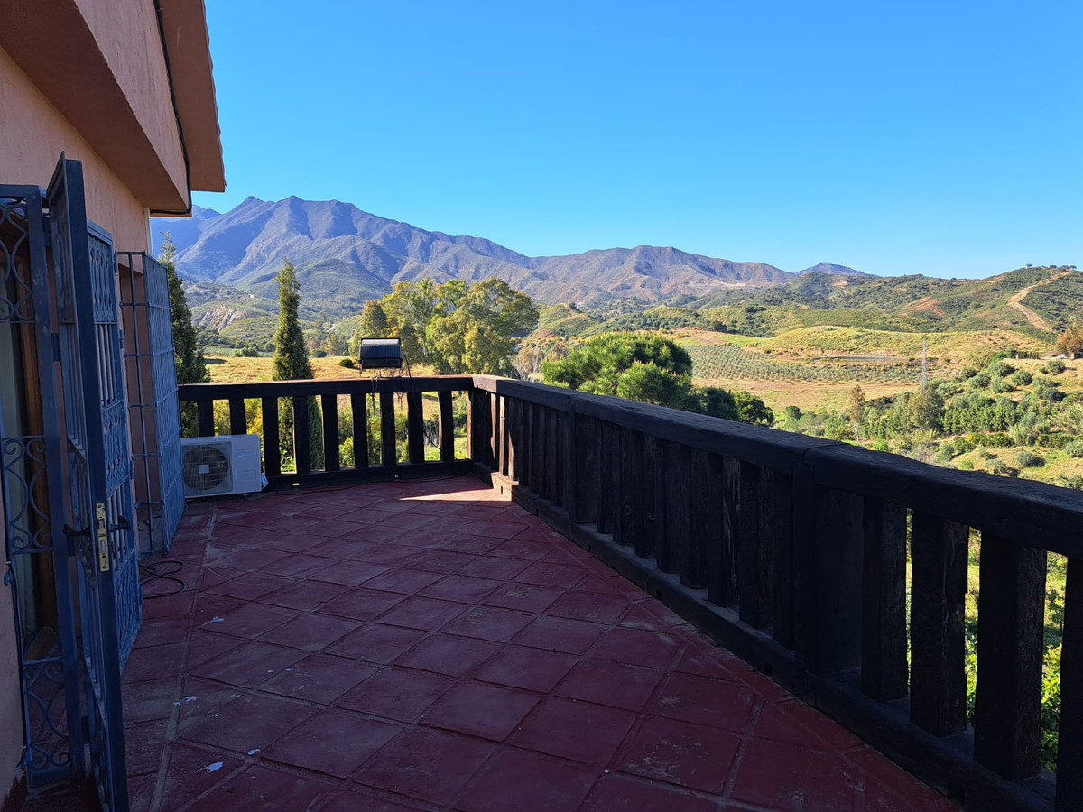Huis te koop in Entrerrios | 4 slaapkamers H5397853