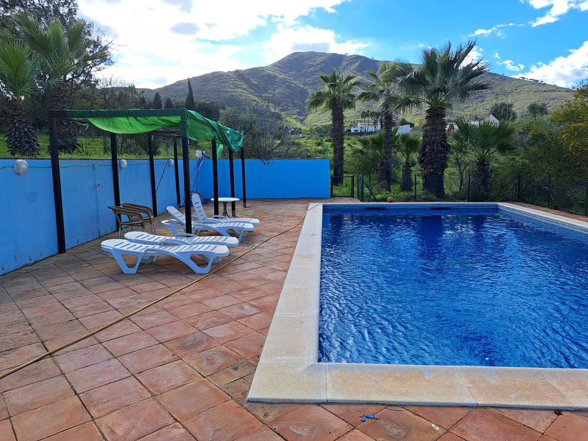 Huis te koop in Entrerrios | 4 slaapkamers H5397853