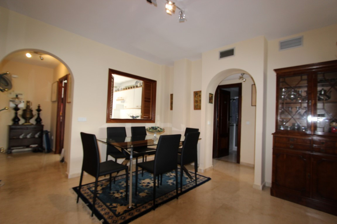 Appartement te koop in Estepona | 2 slaapkamers H2705573