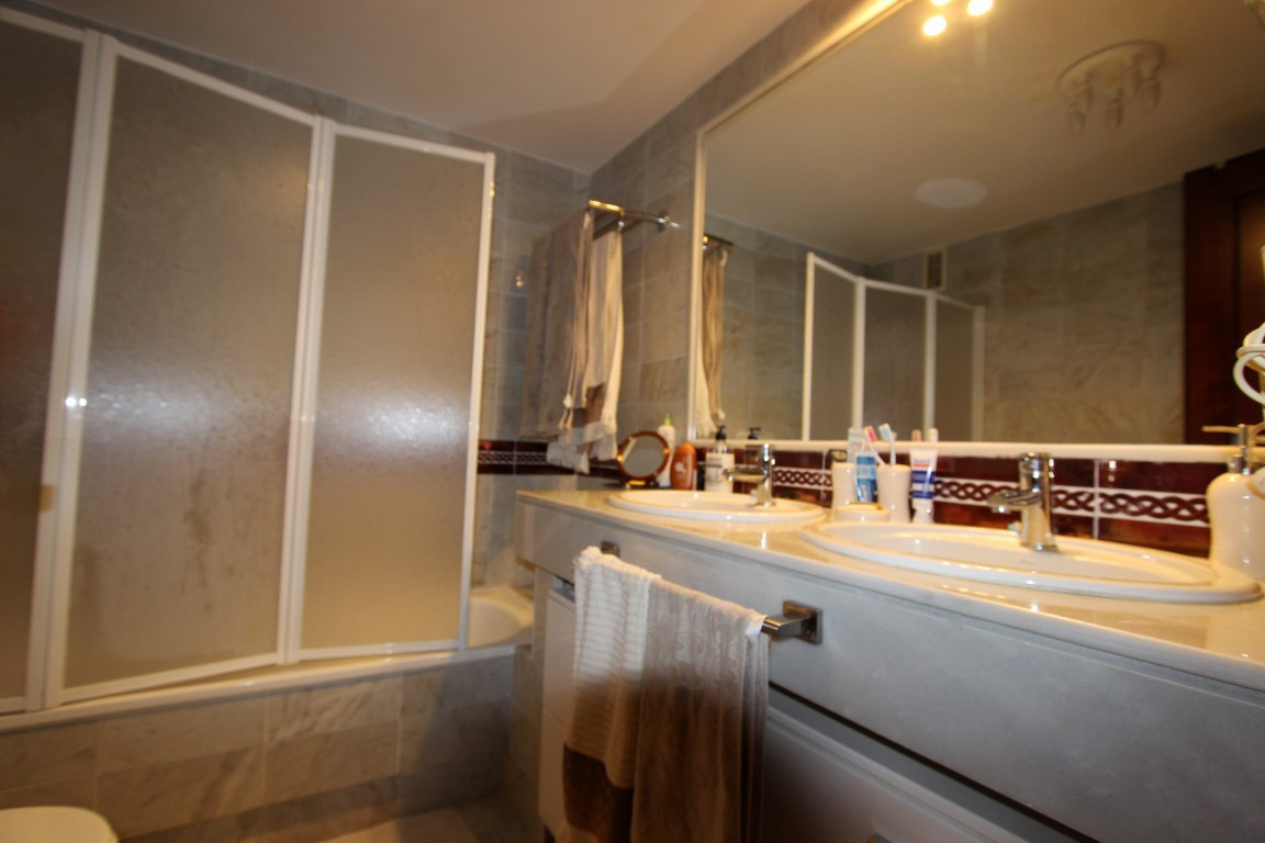 Appartement te koop in Estepona | 2 slaapkamers H2705573