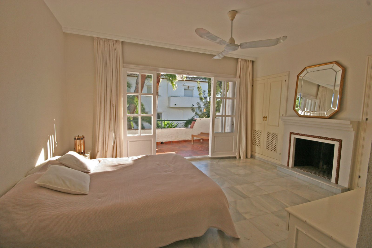 Duplex te koop in Estepona | 3 slaapkamers H4652662