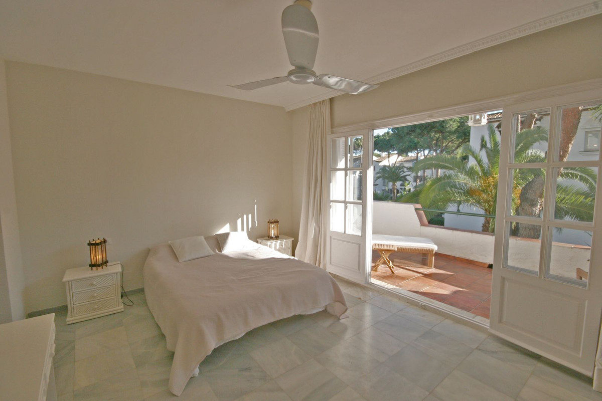 Duplex te koop in Estepona | 3 slaapkamers H4652662