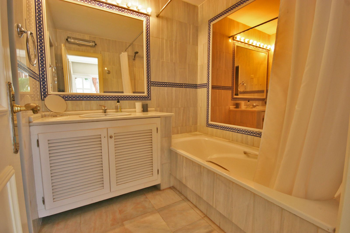 Duplex te koop in Estepona | 3 slaapkamers H4652662