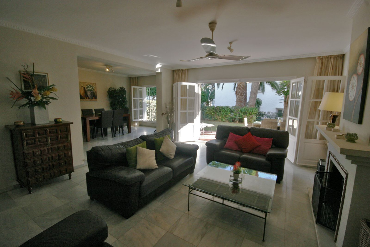 Duplex te koop in Estepona | 3 slaapkamers H4652662