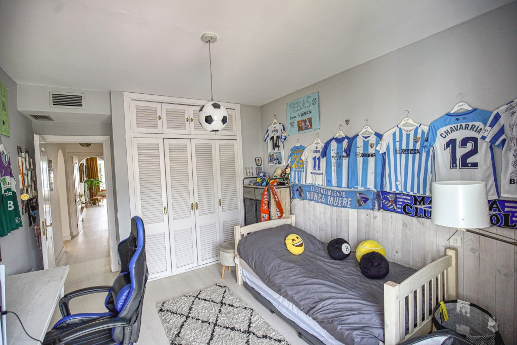Penthouse te koop in Estepona | 2 slaapkamers H4678399