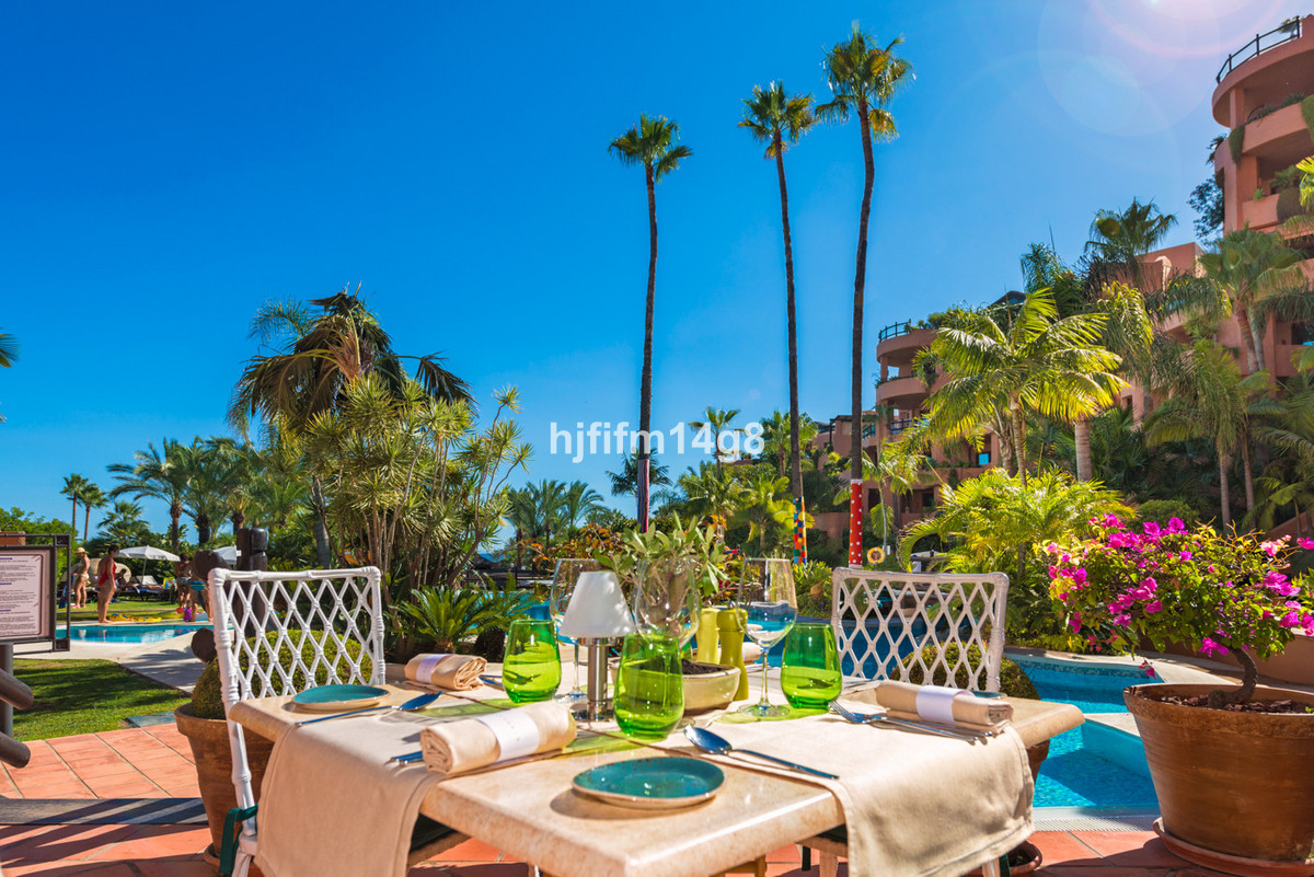 Appartement te koop in Estepona | 2 slaapkamers H4687477