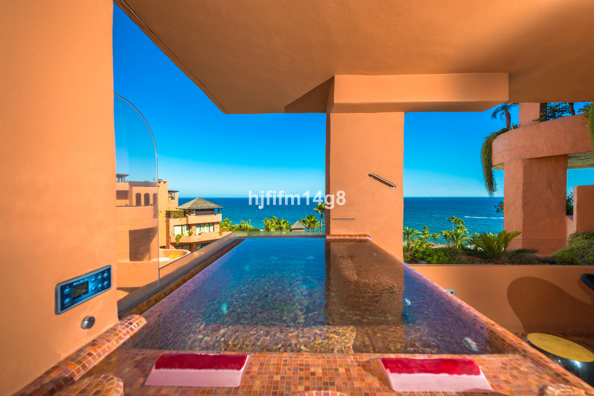 Appartement te koop in Estepona | 2 slaapkamers H4687477