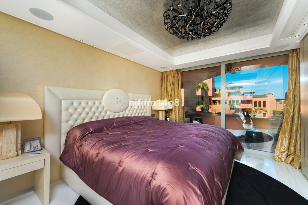 Appartement te koop in Estepona | 2 slaapkamers H4687477