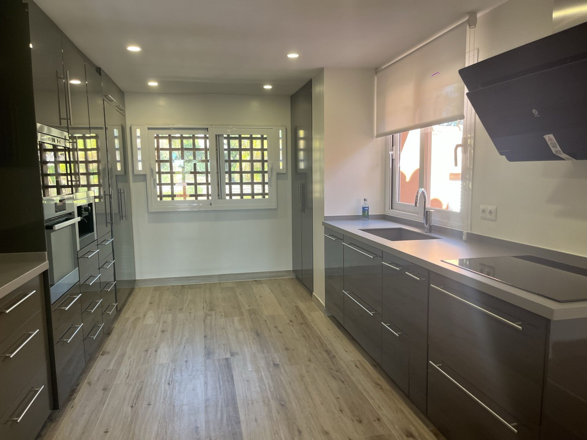 Appartement te koop in Estepona | 3 slaapkamers H4789078