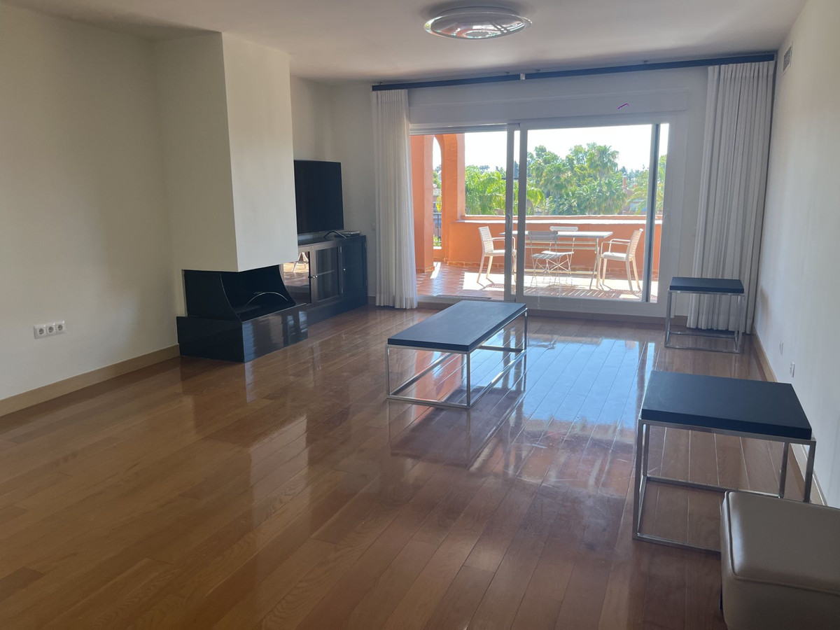 Appartement te koop in Estepona | 3 slaapkamers H4789078