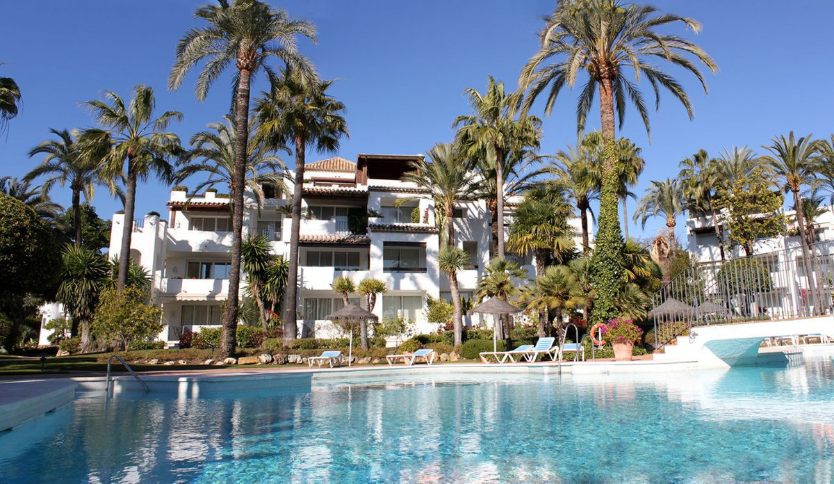 Penthouse te koop in Estepona | 2 slaapkamers H4827676