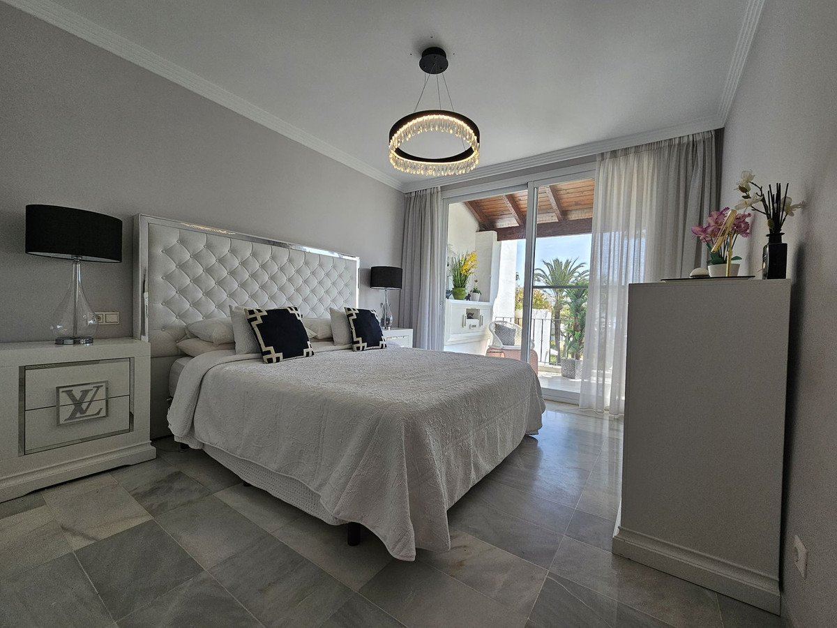 Penthouse te koop in Estepona | 2 slaapkamers H4827676