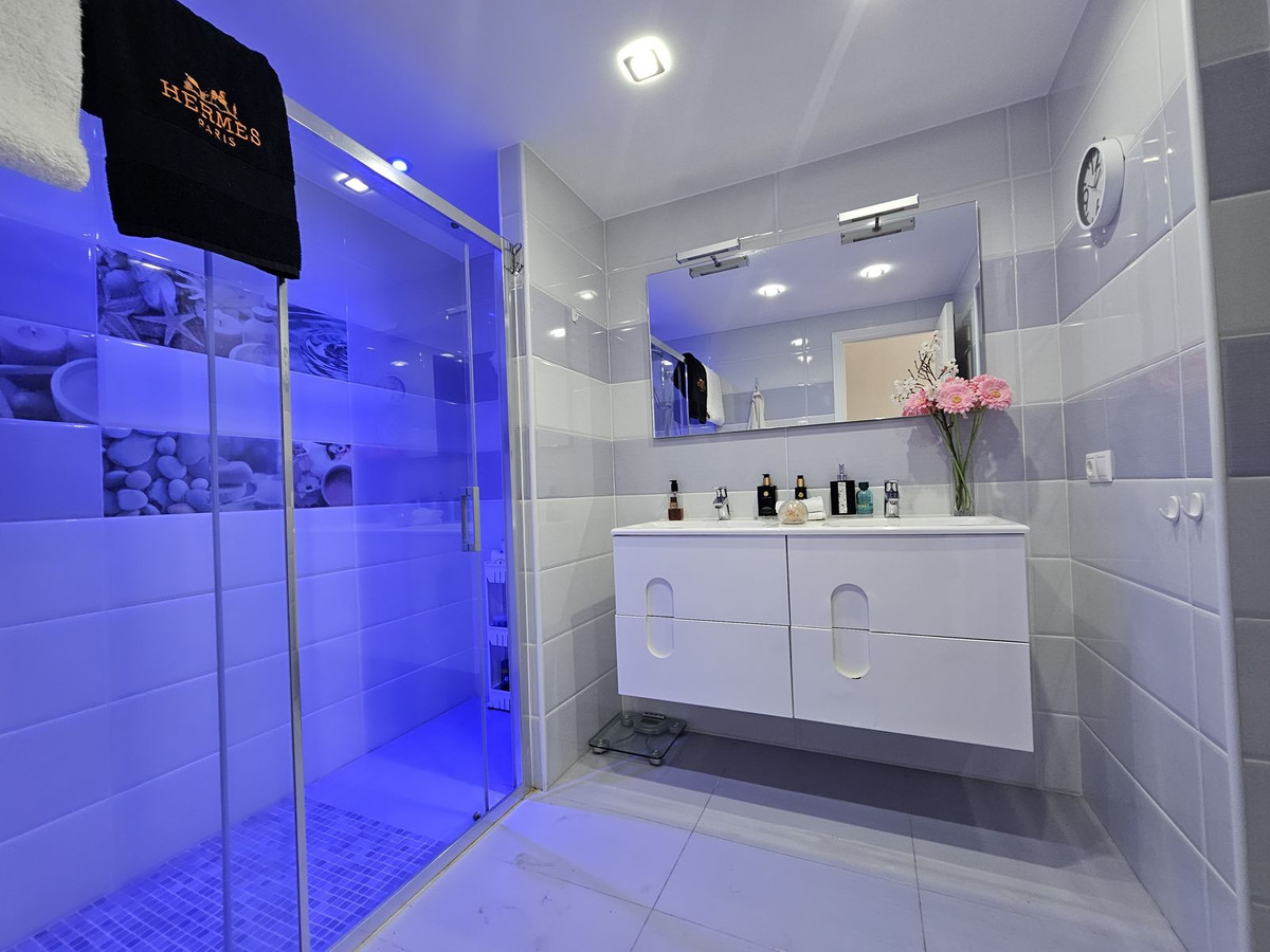 Penthouse te koop in Estepona | 2 slaapkamers H4827676