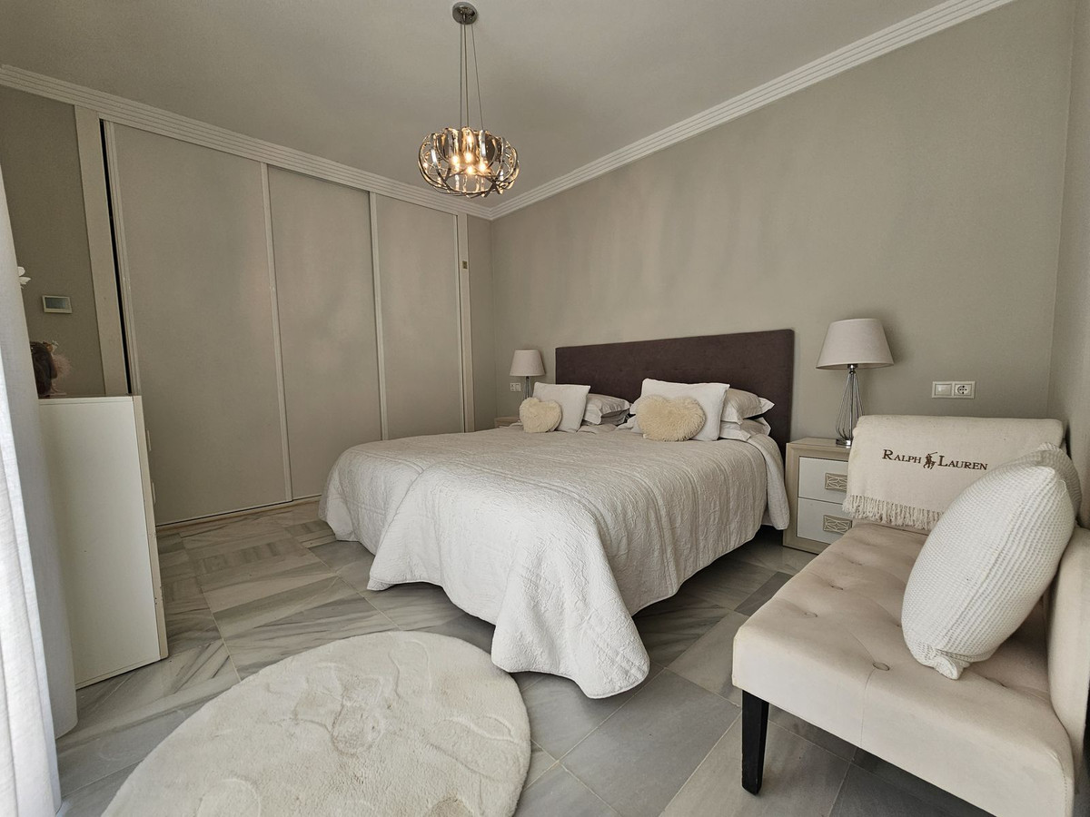 Penthouse te koop in Estepona | 2 slaapkamers H4827676