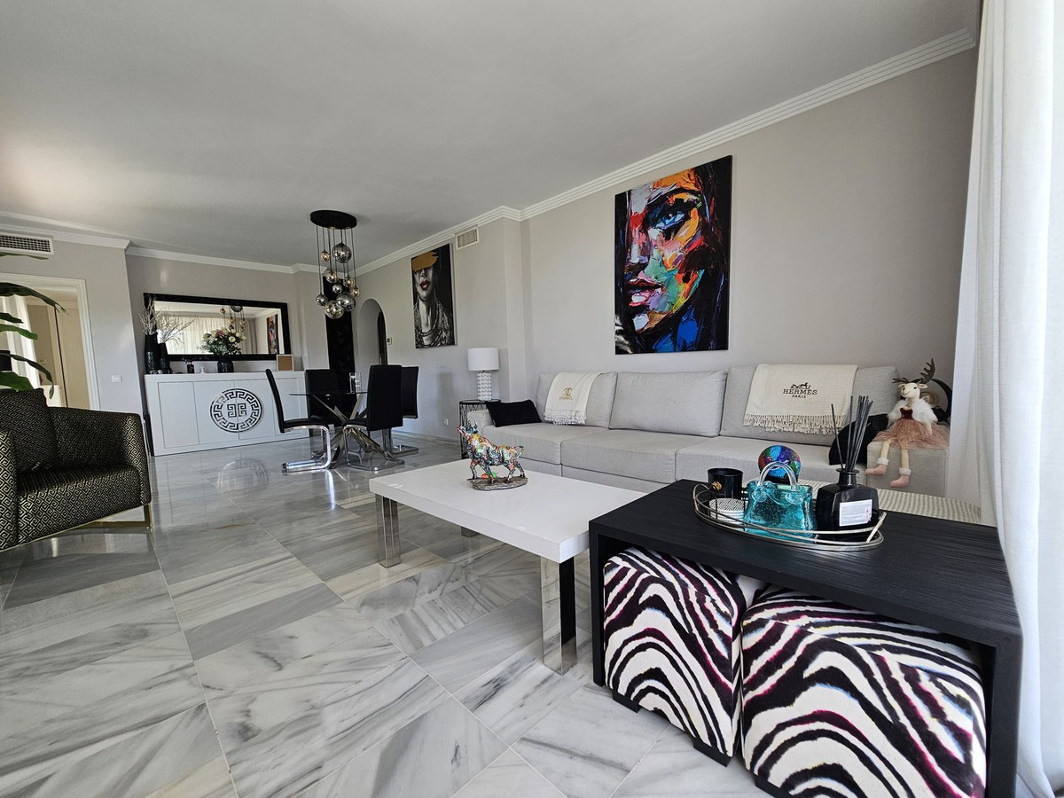 Penthouse te koop in Estepona | 2 slaapkamers H4827676