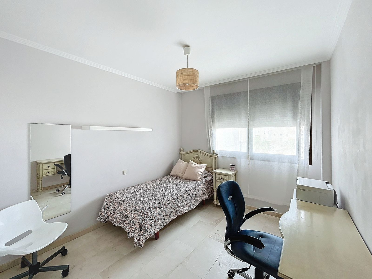 Appartement te koop in Estepona | 3 slaapkamers H4834591