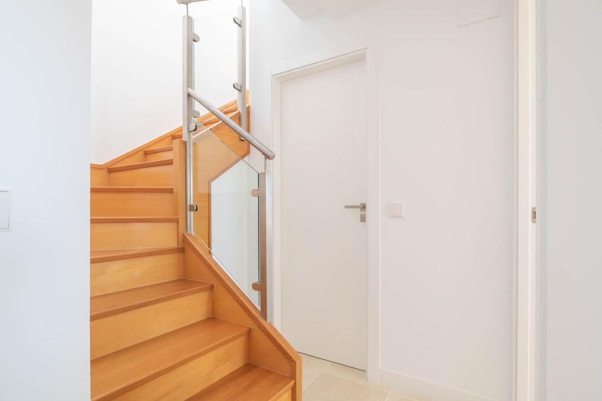 Penthouse te koop in Estepona | 1 slaapkamers H4873678