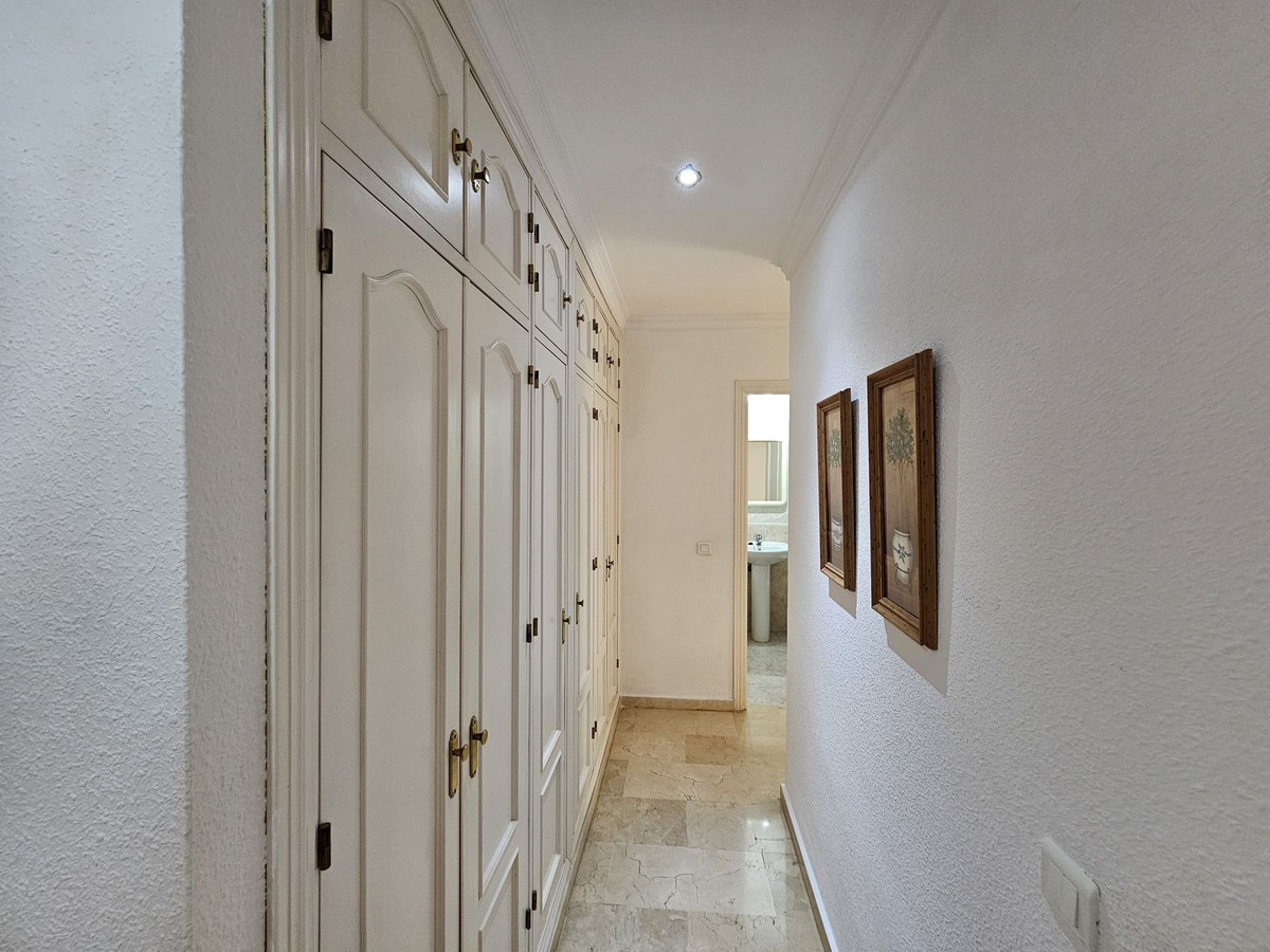 Appartement te koop in Estepona | 2 slaapkamers H4883365