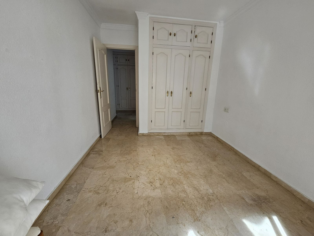 Appartement te koop in Estepona | 2 slaapkamers H4883365