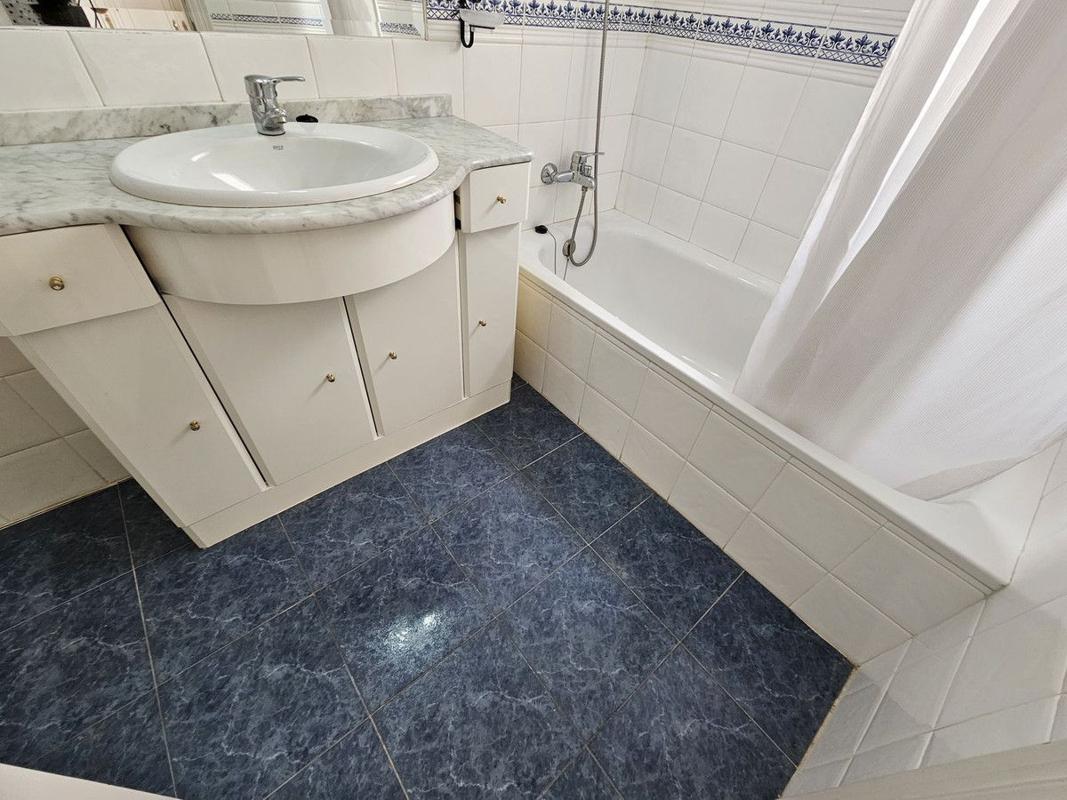Appartement te koop in Estepona | 2 slaapkamers H4883365