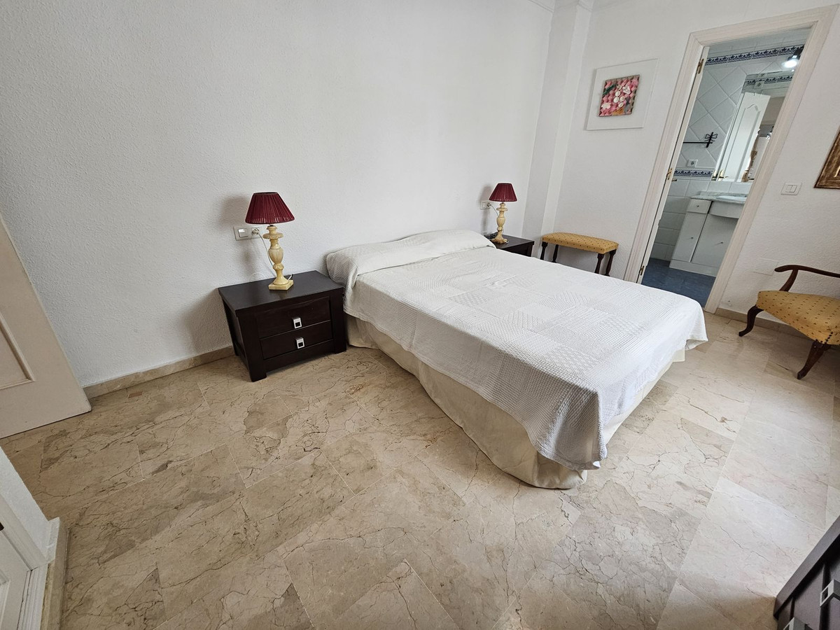 Appartement te koop in Estepona | 2 slaapkamers H4883365