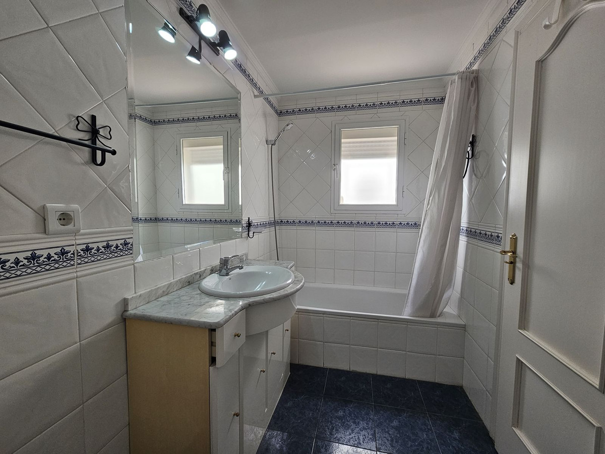 Appartement te koop in Estepona | 2 slaapkamers H4883365