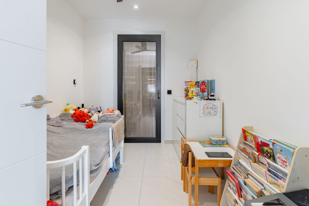 Appartement te koop in Estepona | 4 slaapkamers H4890244
