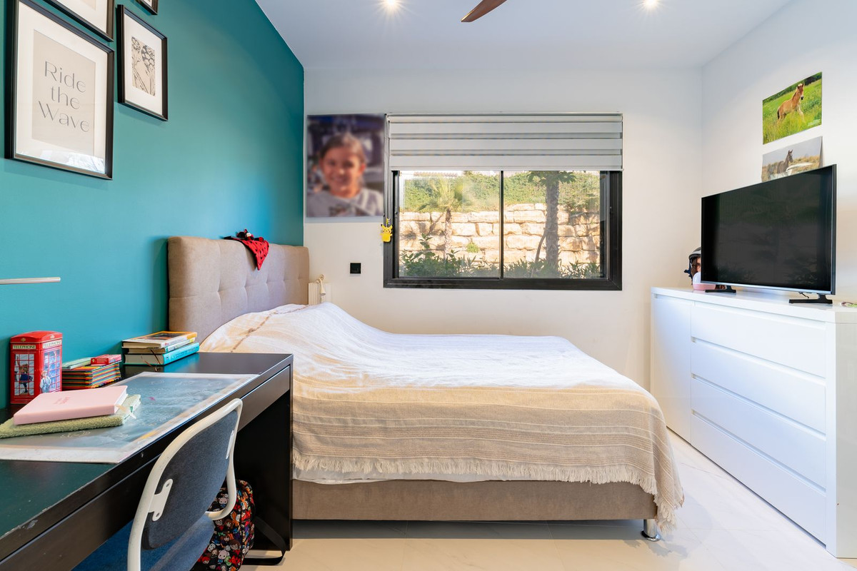 Appartement te koop in Estepona | 4 slaapkamers H4890244
