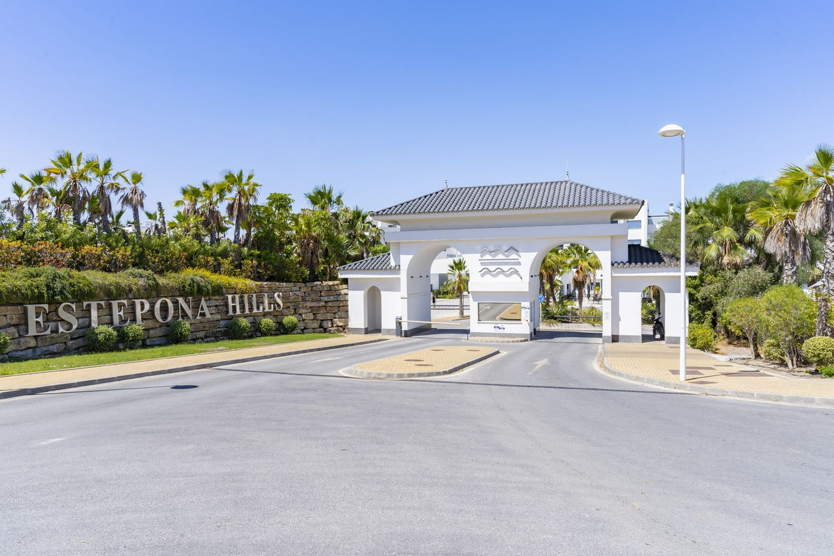 Appartement te koop in Estepona | 4 slaapkamers H4890244