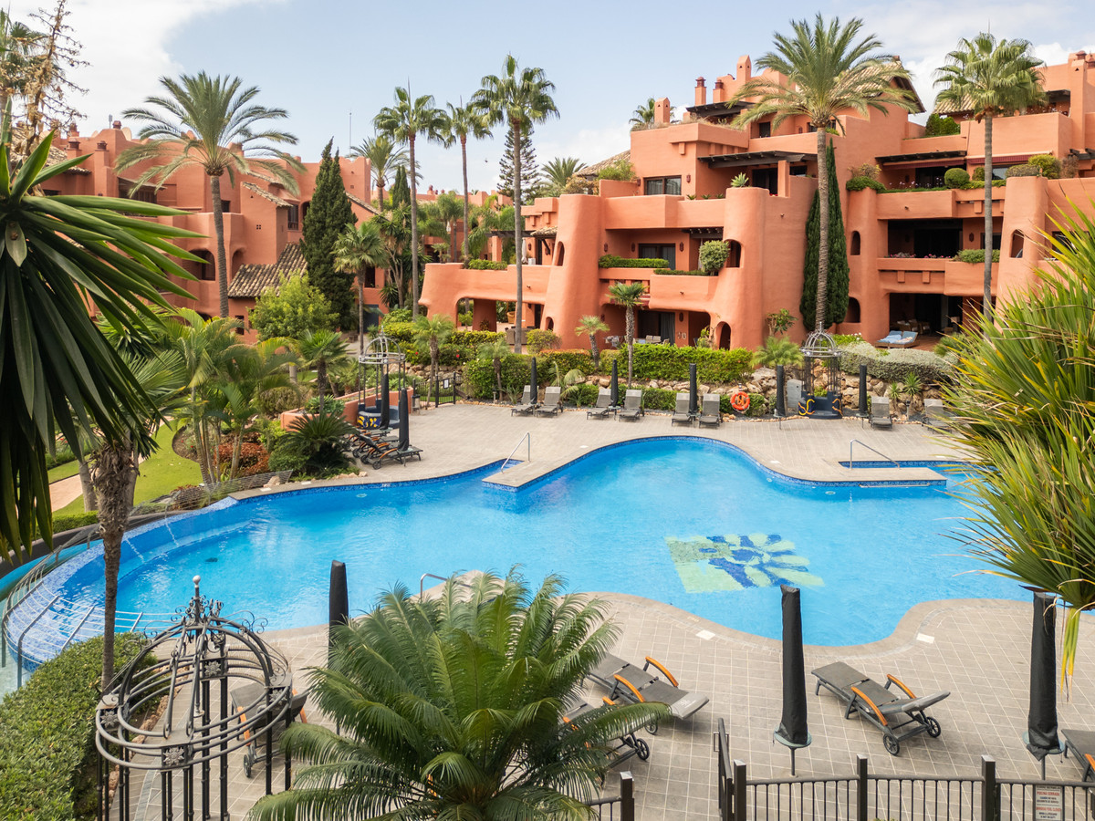 Appartement te koop in Estepona | 3 slaapkamers H4904944