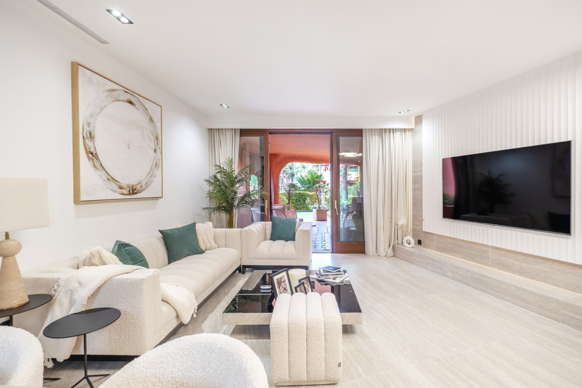 Appartement te koop in Estepona | 3 slaapkamers H4904944