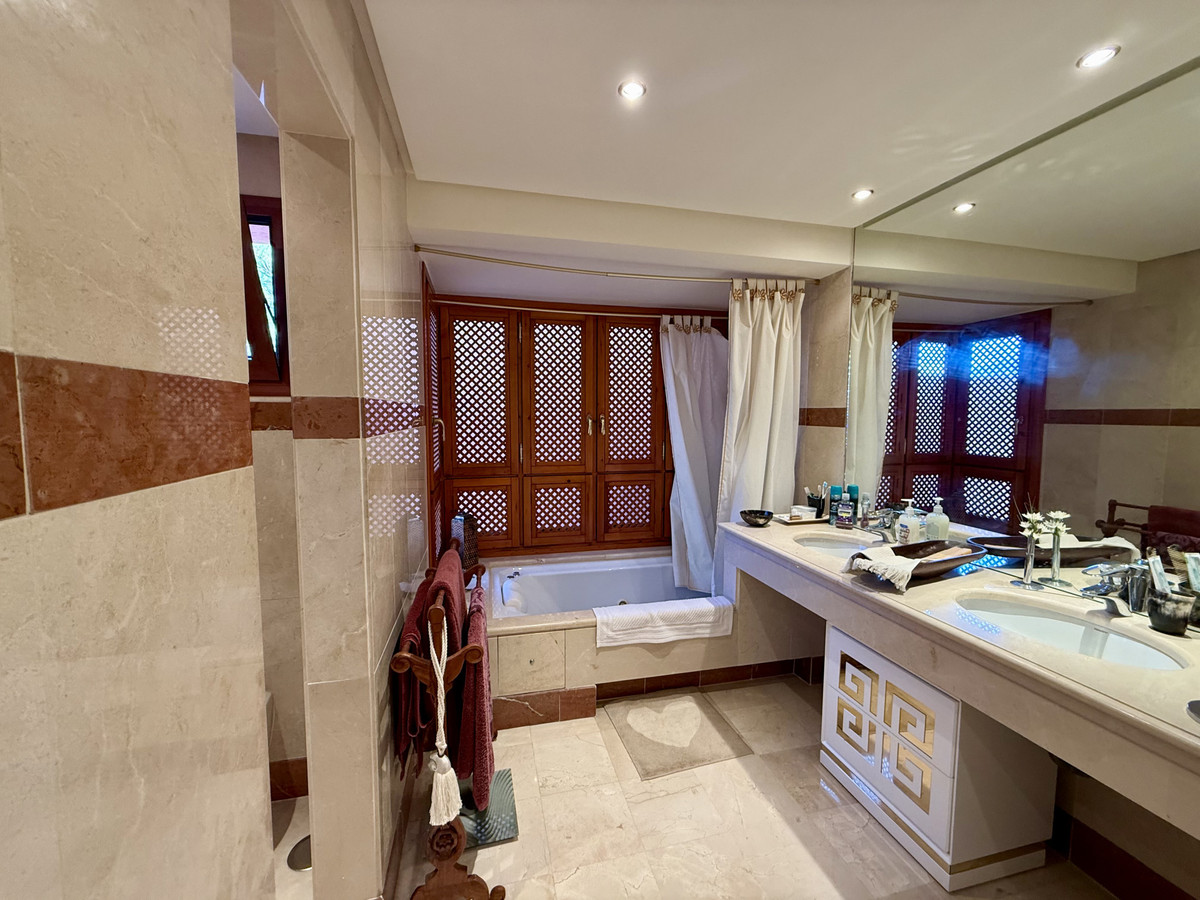 Appartement te koop in Estepona | 3 slaapkamers H4921405