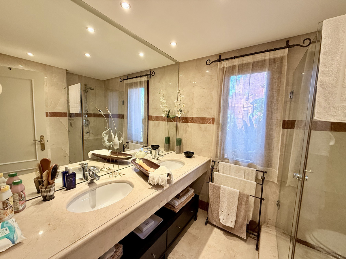 Appartement te koop in Estepona | 3 slaapkamers H4921405