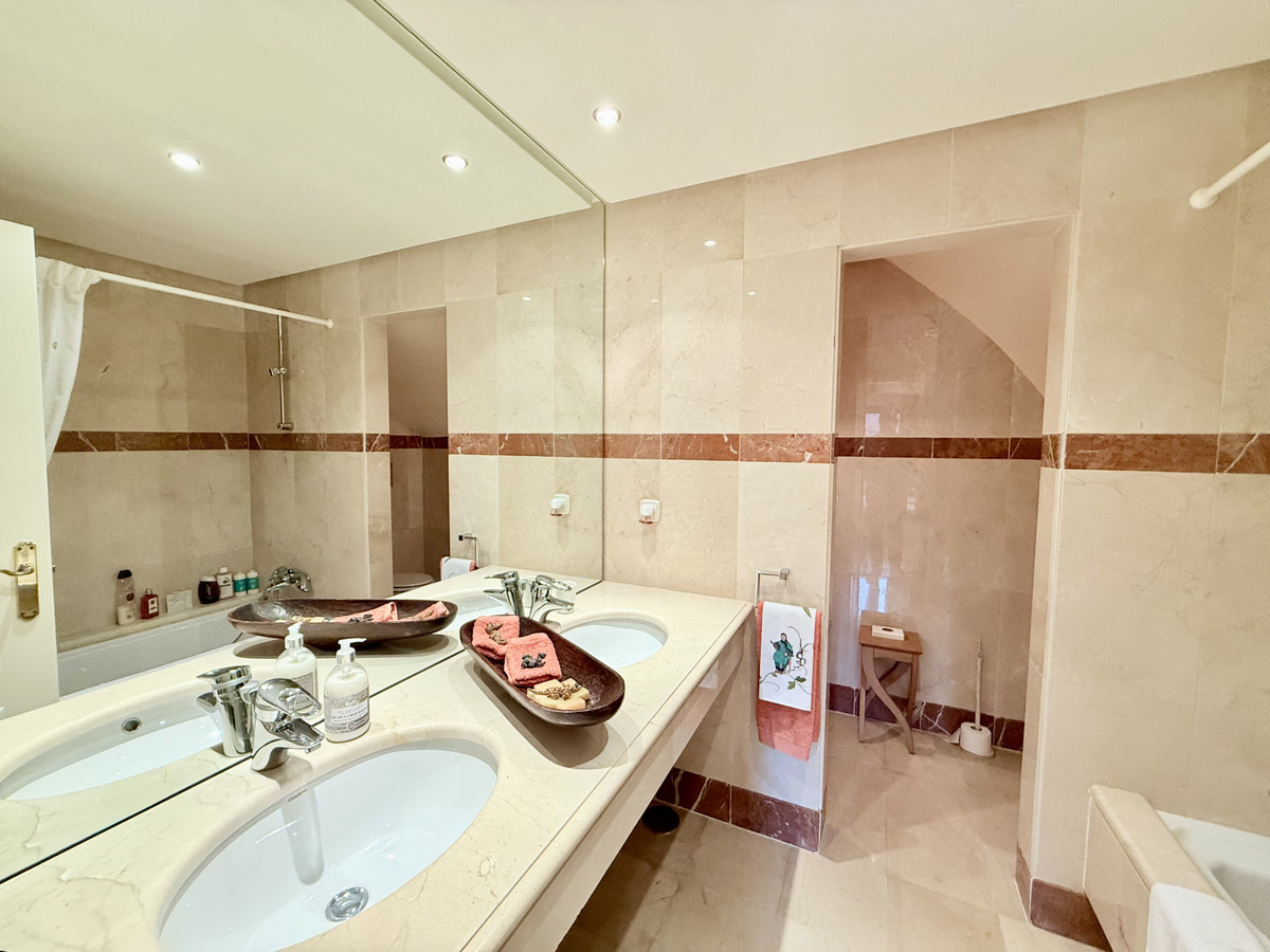 Appartement te koop in Estepona | 3 slaapkamers H4921405