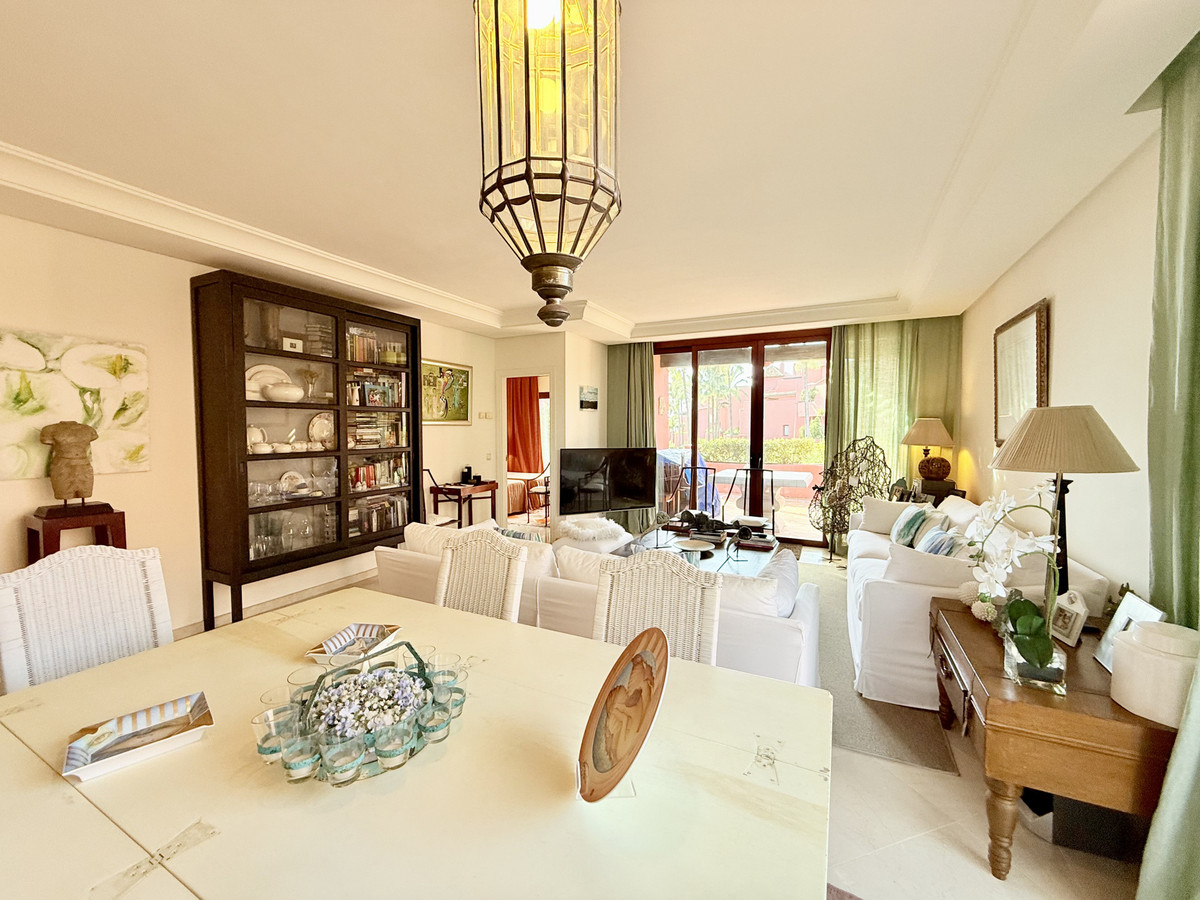 Appartement te koop in Estepona | 3 slaapkamers H4921405