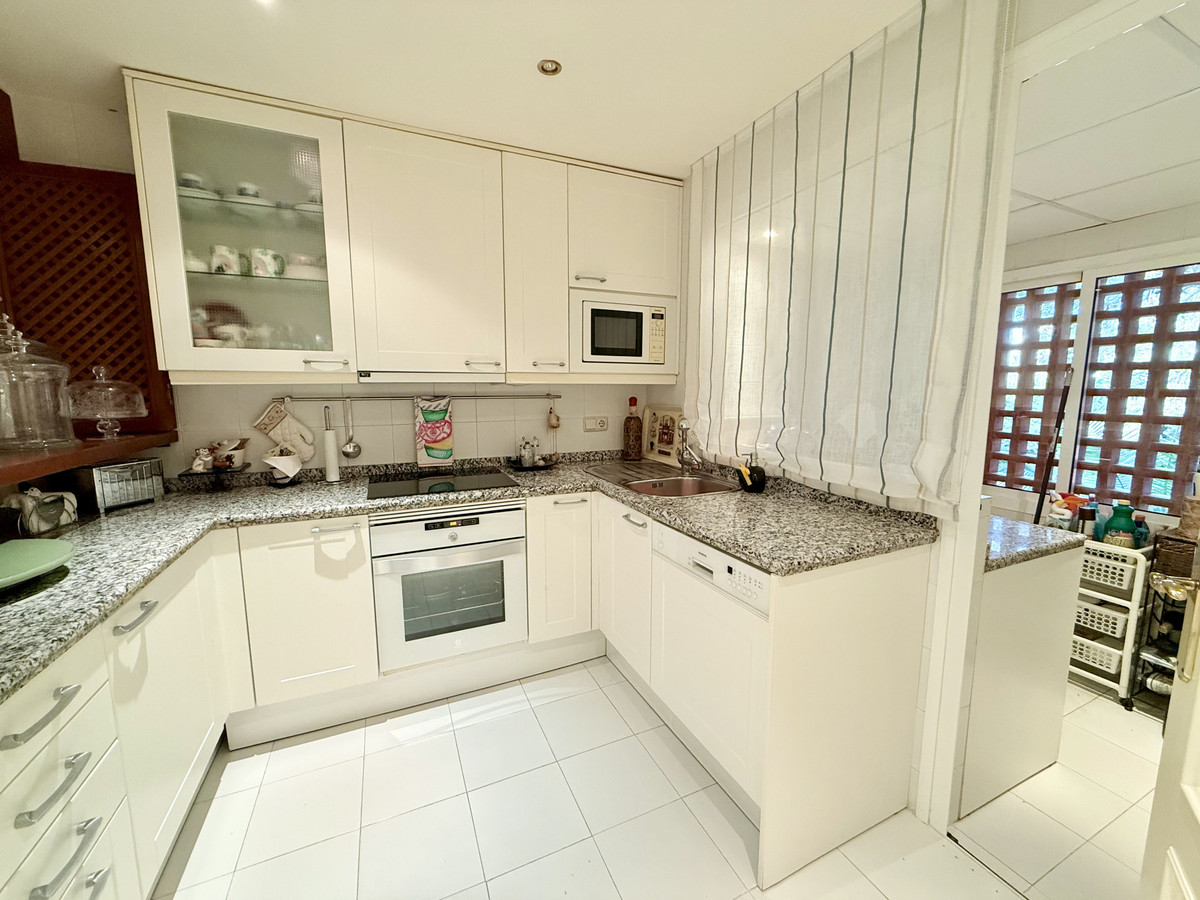 Appartement te koop in Estepona | 3 slaapkamers H4921405