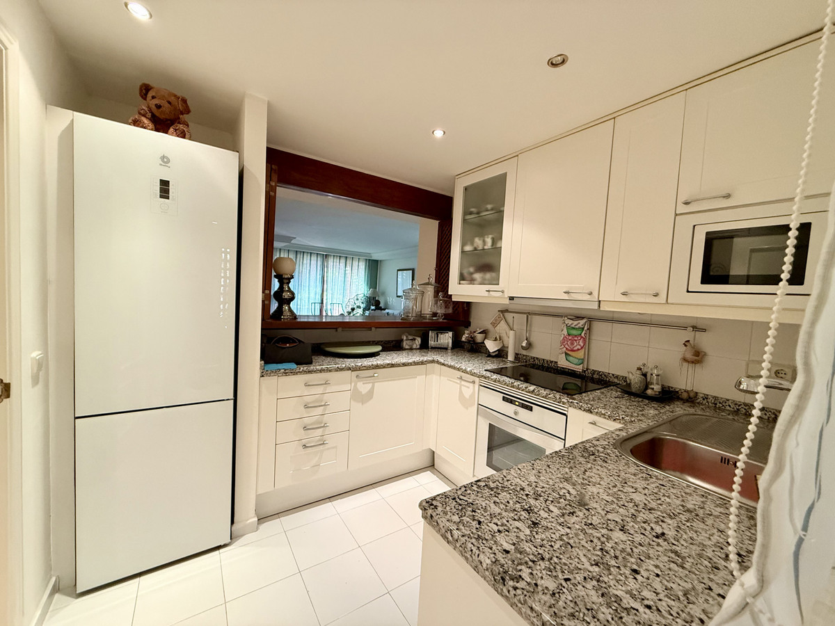 Appartement te koop in Estepona | 3 slaapkamers H4921405