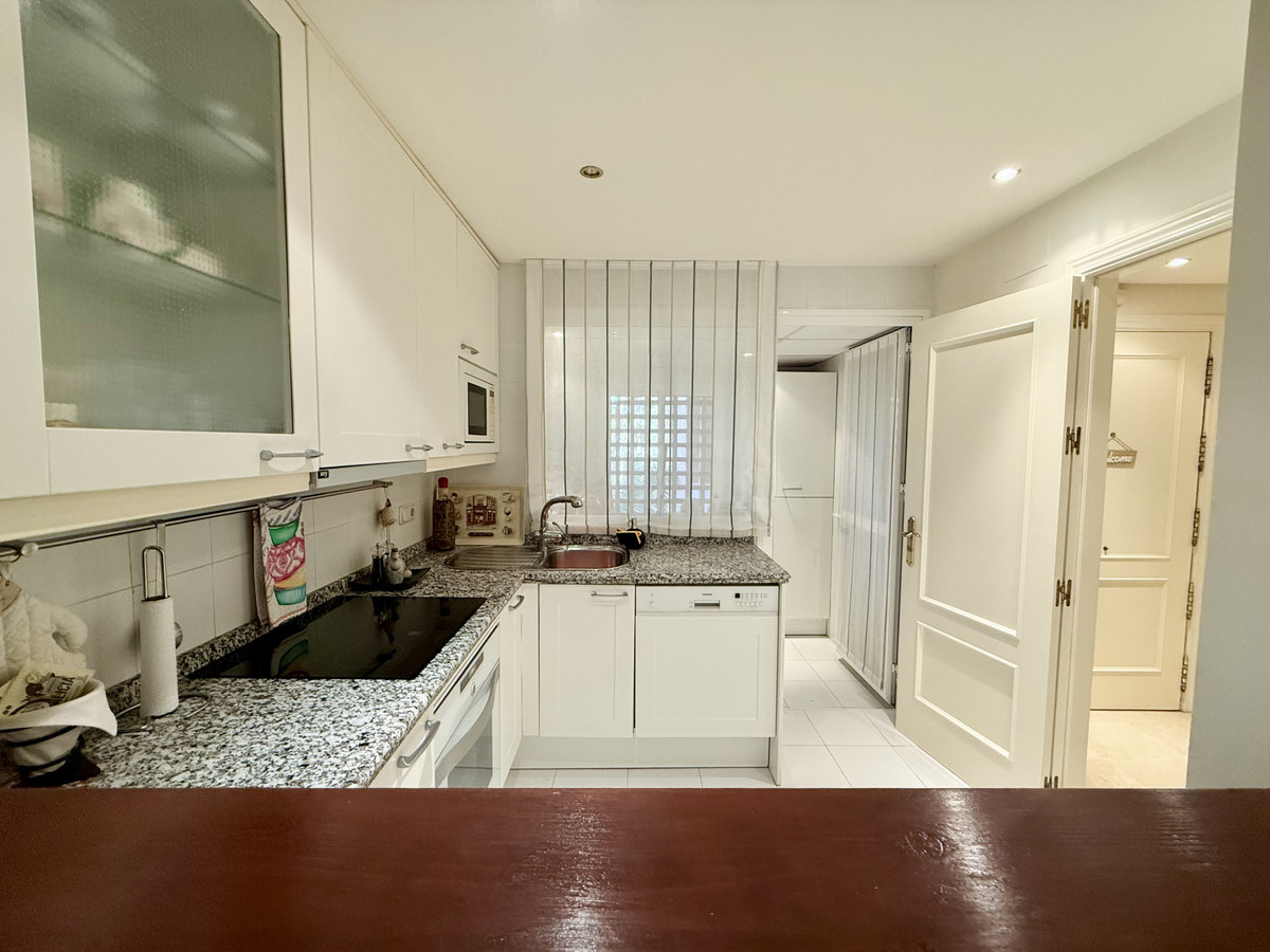 Appartement te koop in Estepona | 3 slaapkamers H4921405