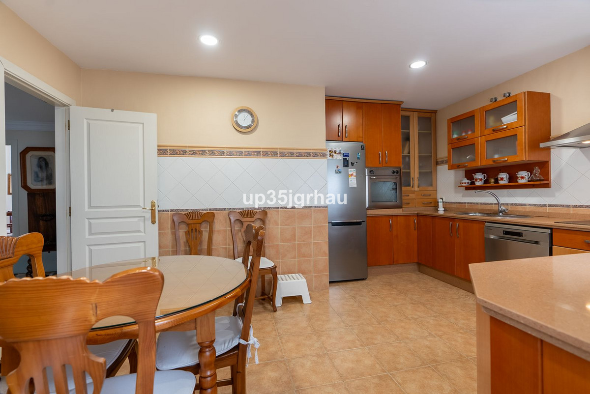 Appartement te koop in Estepona | 3 slaapkamers H4958086