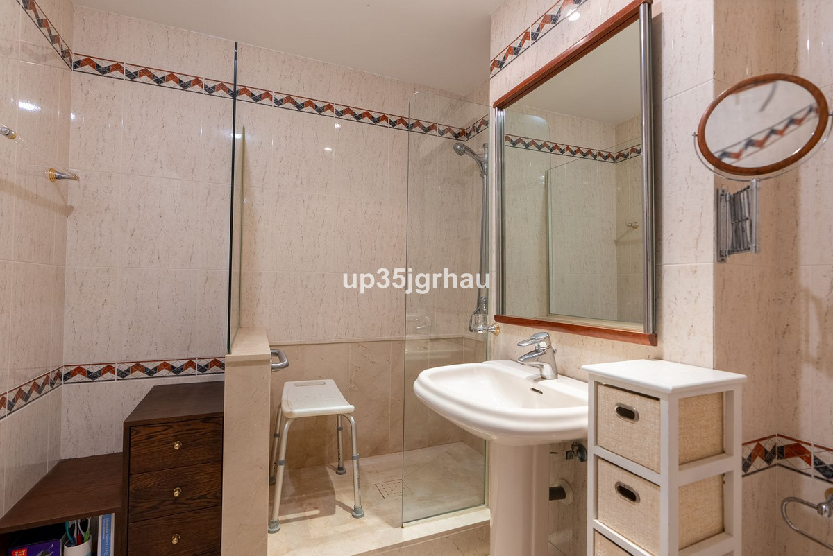 Appartement te koop in Estepona | 3 slaapkamers H4958086