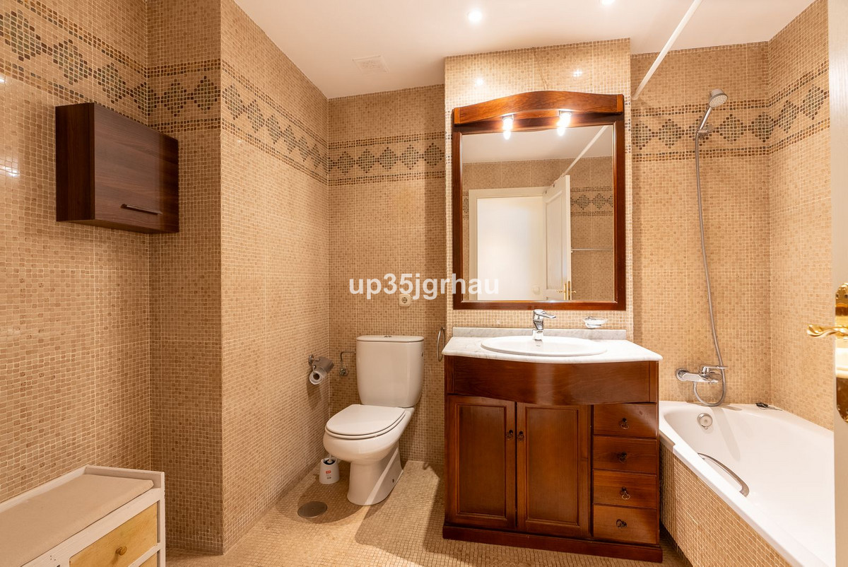 Appartement te koop in Estepona | 3 slaapkamers H4958086