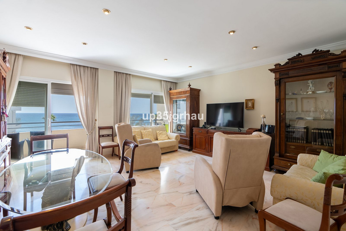 Appartement te koop in Estepona | 3 slaapkamers H4958086