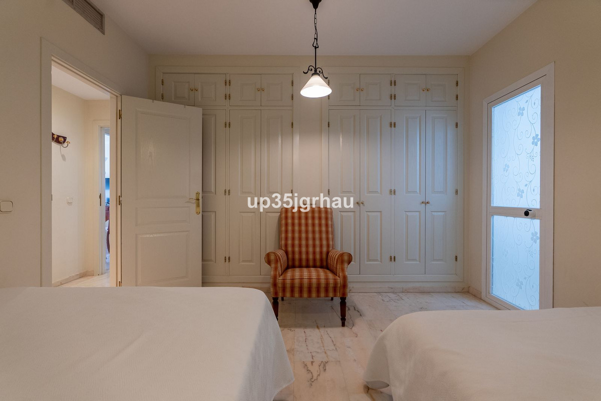 Appartement te koop in Estepona | 3 slaapkamers H4958086