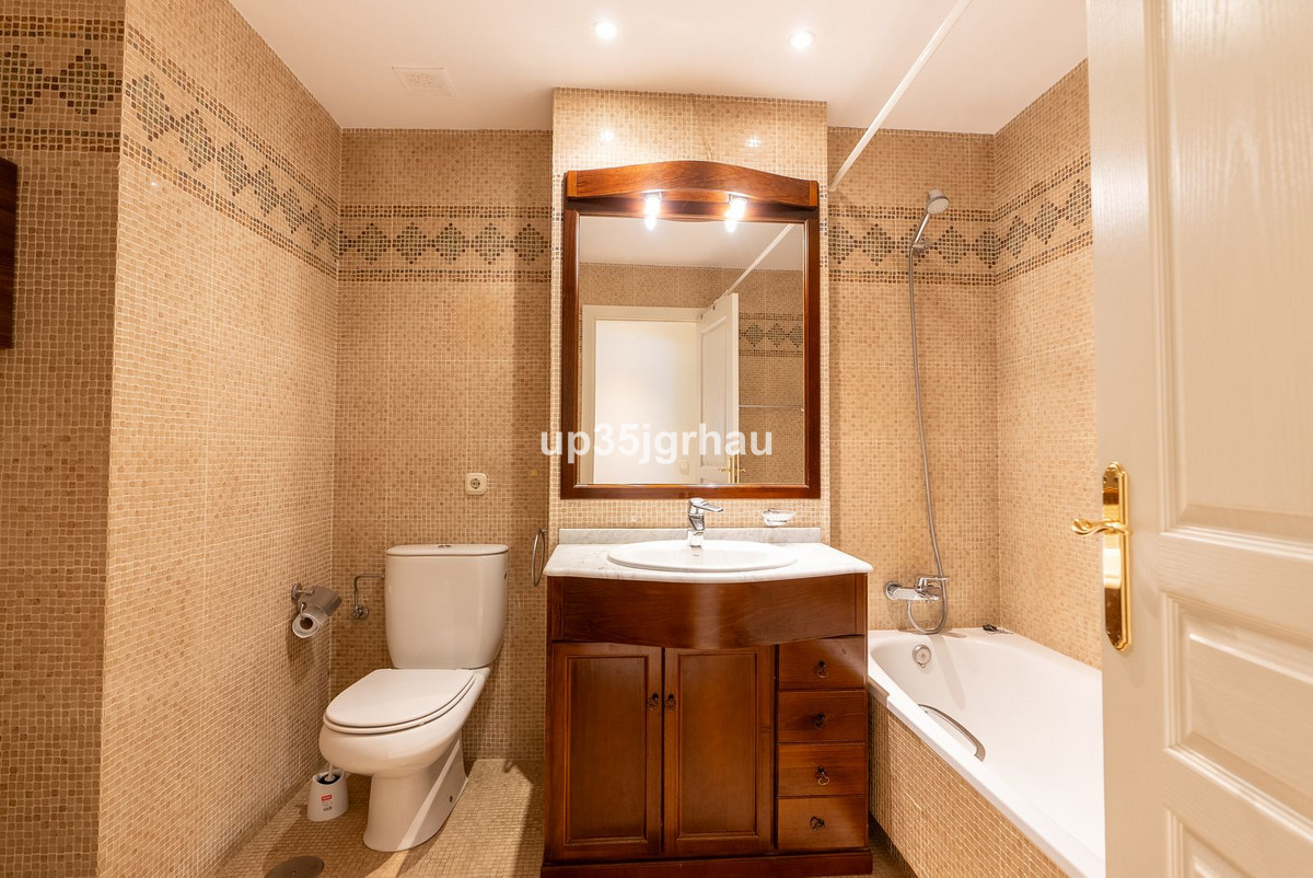Appartement te koop in Estepona | 3 slaapkamers H4958086