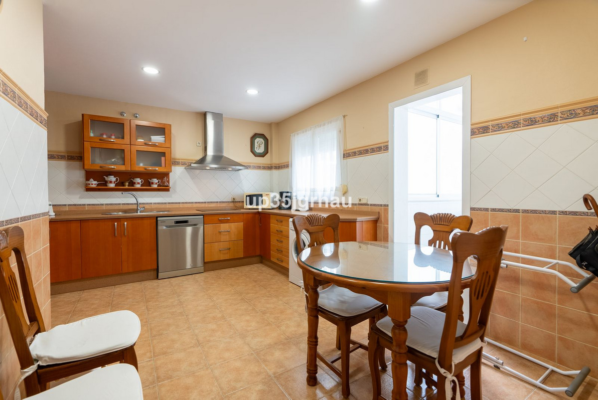 Appartement te koop in Estepona | 3 slaapkamers H4958086