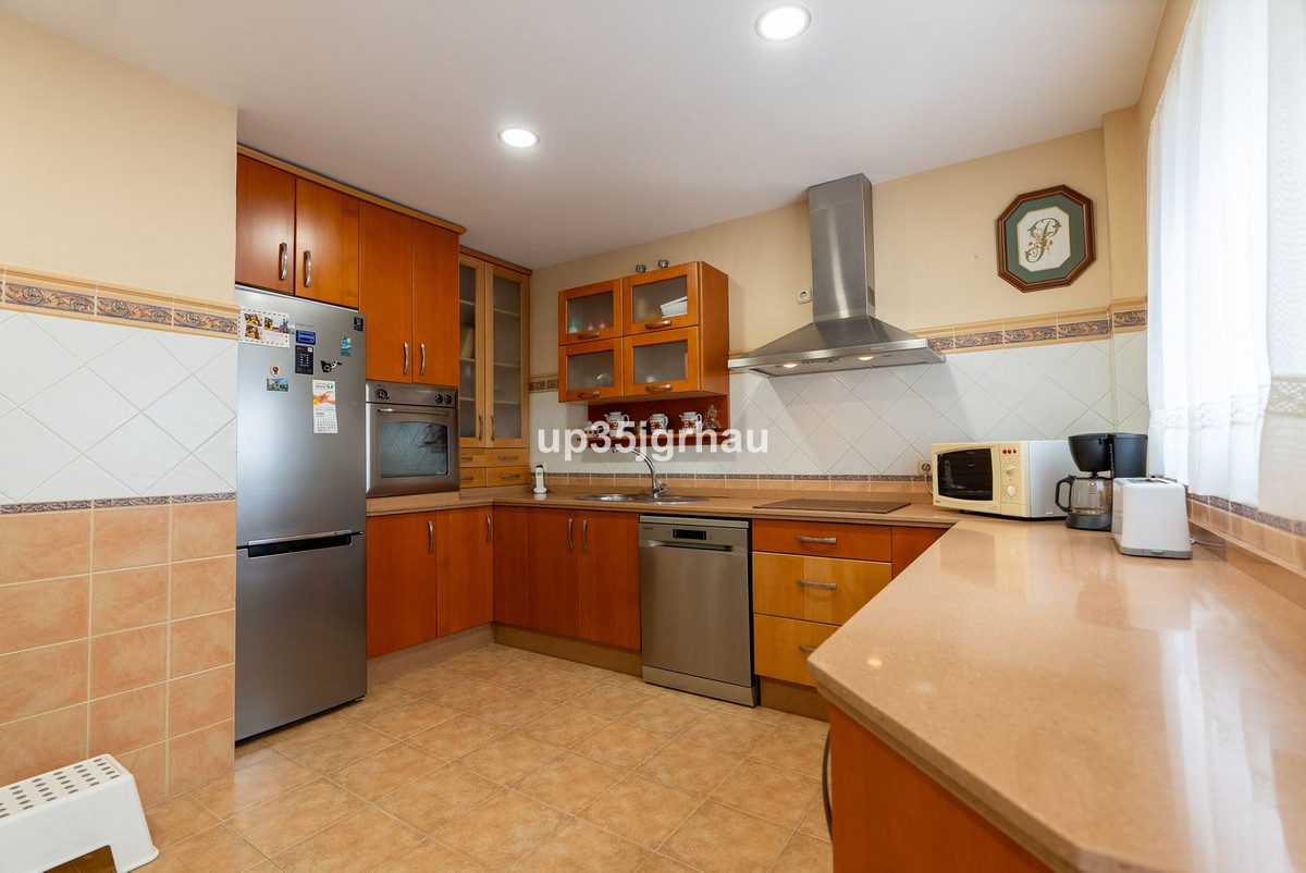 Appartement te koop in Estepona | 3 slaapkamers H4958086