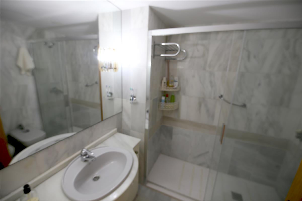 Appartement te koop in Estepona | 2 slaapkamers H4958881