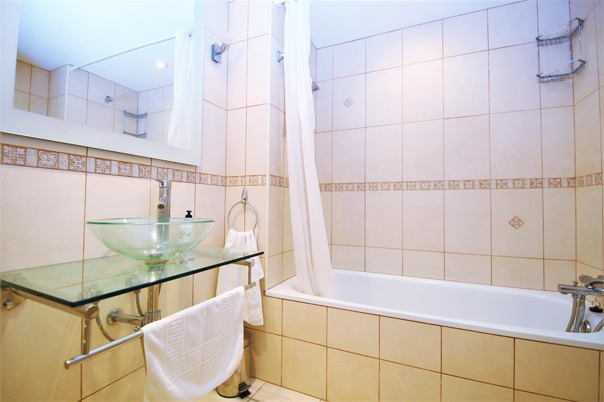 Penthouse te koop in Estepona | 2 slaapkamers H4958938
